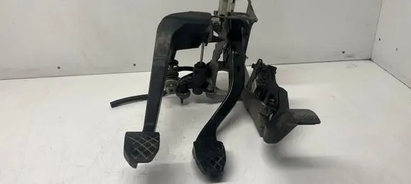 Audi A4 S4 B6 8E 8H Pedal assembly 8E1721117A