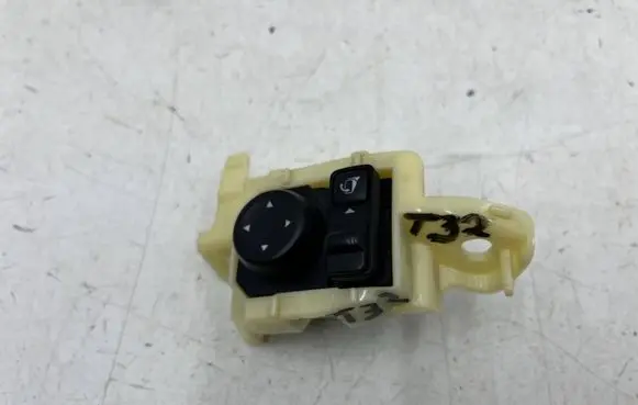 Nissan Rogue Wing mirror switch 