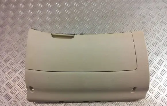 Skoda Octavia Mk1 (1U) Glove box 1Z1857103 1P0857602