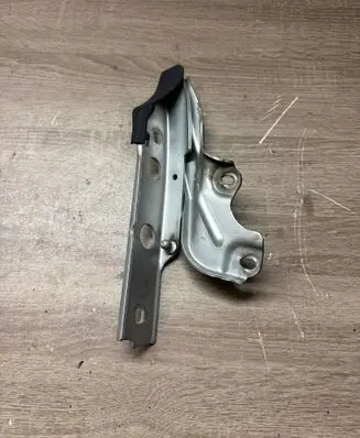 Audi A6 C7 Engine bonnet/hood hinges 