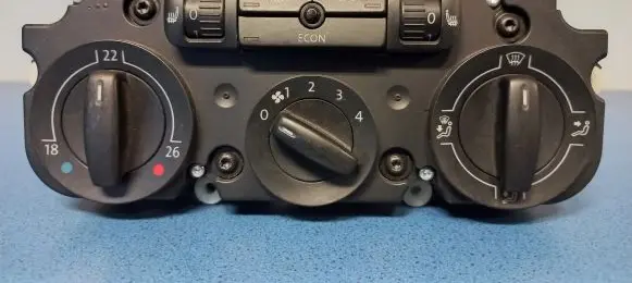 Volkswagen PASSAT B6 Climate control unit