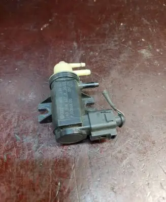 Volkswagen Golf V Vacuum valve 1K0906627A 70086800