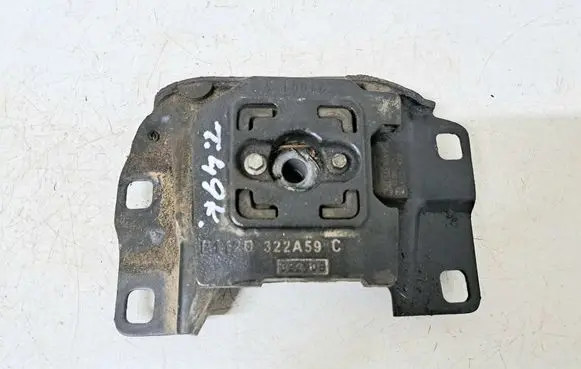 Volvo V50 Engine mount bracket