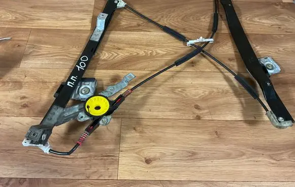 Ford Mondeo Mk III Front window lifting mechanism without motor 1S71F23200 C7Y2A