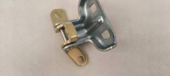 Citroen C3 Aircross Front door upper hinge A046057