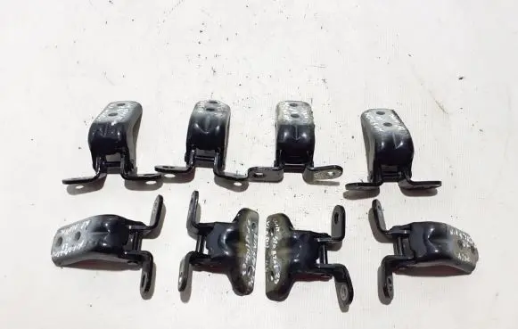 KIA Sportage Front door upper hinge