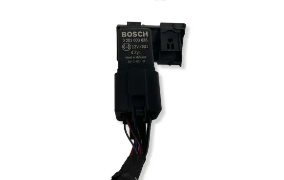 Audi Q3 8U Glow plug pre-heat relay 0281003038