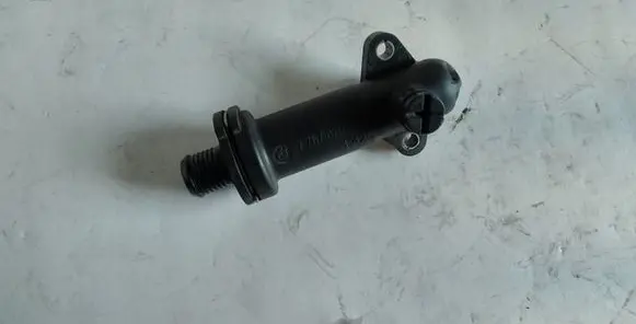 BMW 1 E81 E87 EGR thermostat 7787870