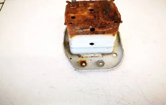 Nissan Juke I F15 Front bumper mounting bracket