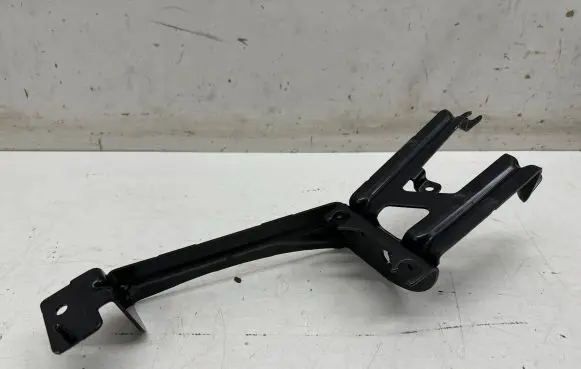 Mercedes-Benz CLA C118 X118 ABS pump bracket A1774303400