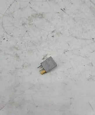 Toyota Avensis T250 Other relay 0332011001