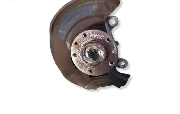 Nissan Qashqai Front wheel hub spindle knuckle 