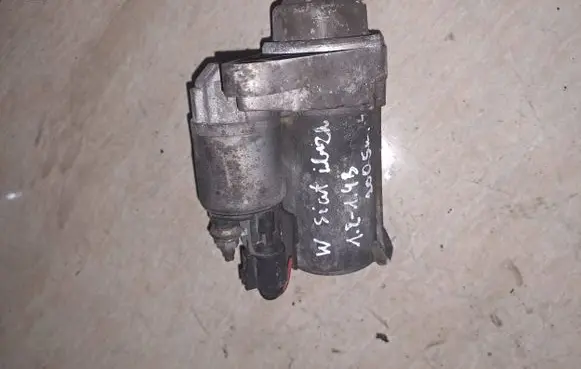 Volkswagen Golf V Starter motor 02T911023S 0711061215 GS12