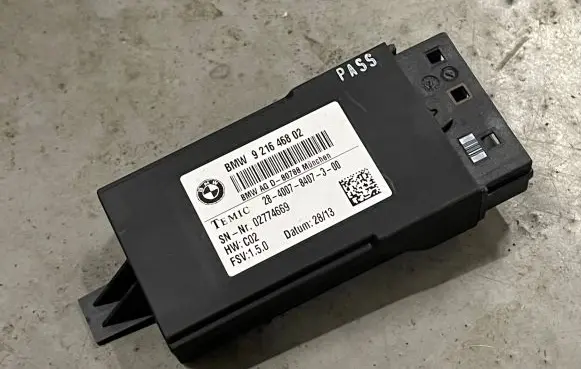 BMW X5 F15 Seat heating relay 9216468 02774669 2844078407300