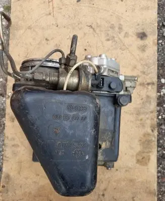 Audi 100 200 5000 C3 Fuel distributor 0438101029