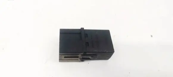Mitsubishi Space Star Other relay MB953382