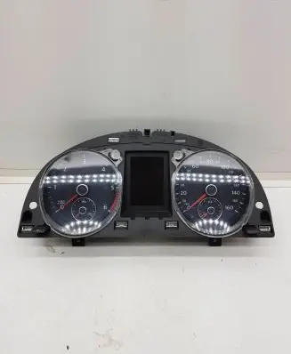 Volkswagen PASSAT B7 Speedometer (instrument cluster) 3AA920970A 008712