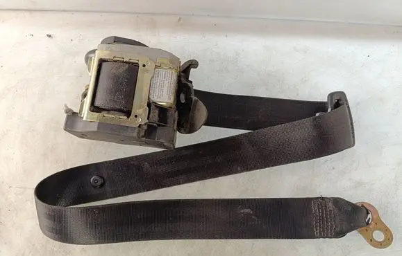 Volkswagen PASSAT B5.5 Front seatbelt 3B1857705D 561084100 561080001