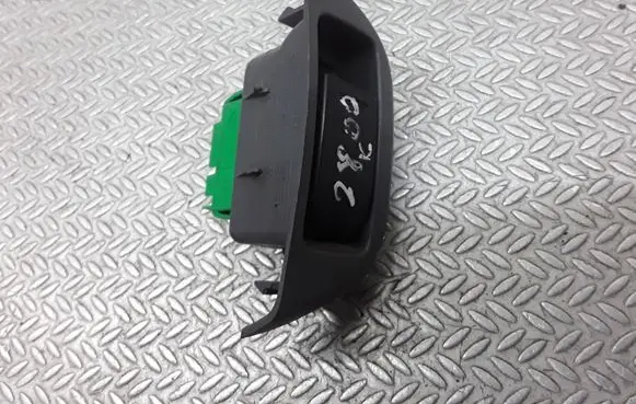Toyota Aygo AB10 Electric window control switch 742320H010