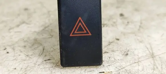 Toyota Avensis T250 Hazard light switch 157963