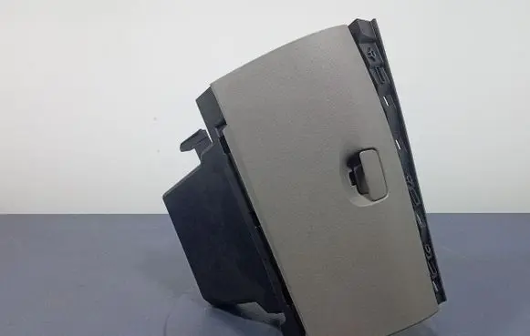 Renault Megane III Glove box 685000007R