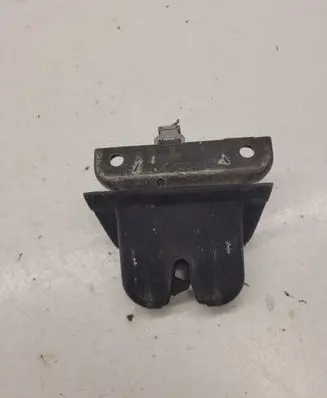 Audi A6 S6 C5 4B Tailgate/trunk/boot lock/catch/latch 4B9827520