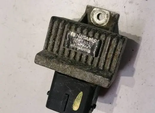 Peugeot 207 Glow plug pre-heat relay BDL712 9640469680
