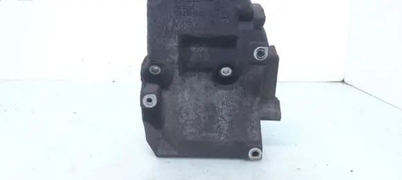 Volkswagen PASSAT B5.5 A/C compressor mount bracket 038260885C