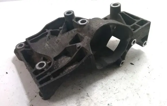 Opel Insignia A Engine mounting bracket 532274354