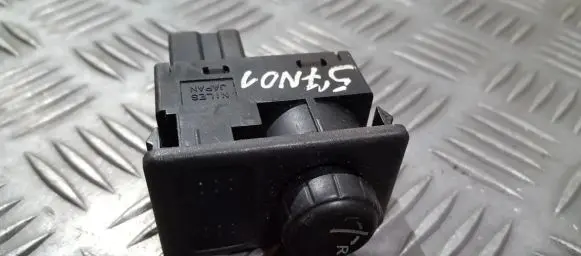 Nissan Almera N16 Wing mirror switch