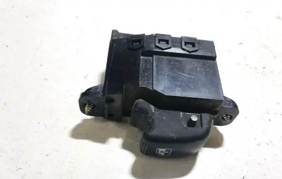 Hyundai Santa Fe Electric window control switch 621w02280