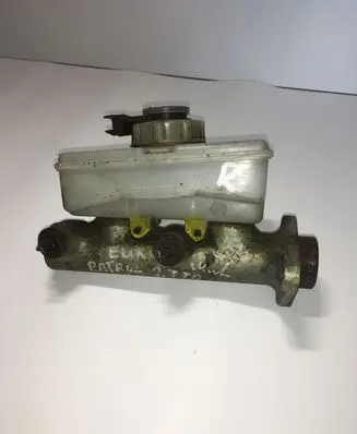 Nissan Patrol Y60 Master brake cylinder