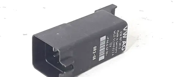Audi A3 S3 A3 Sportback 8P Glow plug pre-heat relay 038907281D 51299023A