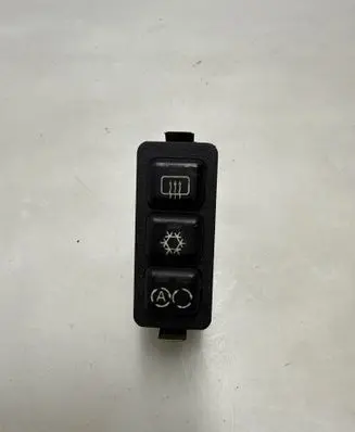 BMW 5 E34 Windscreen/window heater switch 1391767 03051010 6131