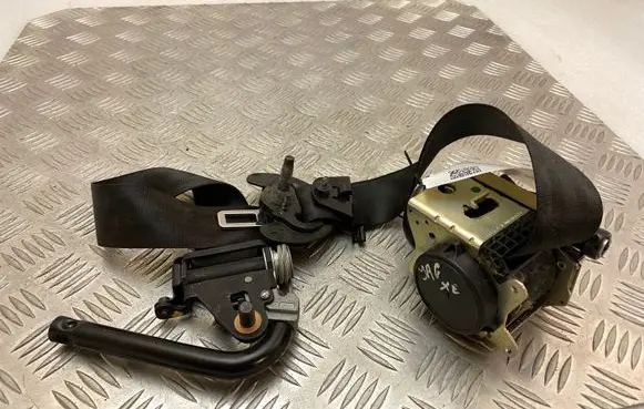 Jaguar E-Pace Front seatbelt GX73611B08CC
