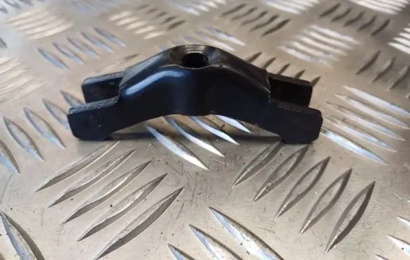 Opel Corsa E Fuel Injector clamp holder B148