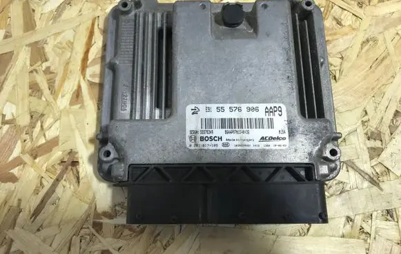Opel Insignia A Engine control unit/module 55576906 0281017105