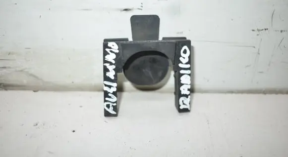 Mazda 3 II Radiator mount bracket PE0115241