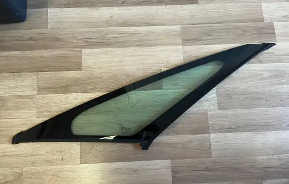 Opel Zafira C Front triangle window/glass 12841829