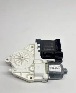 Volkswagen Golf Plus Front door window regulator motor 5M1837402 1K0959702E 980285101
