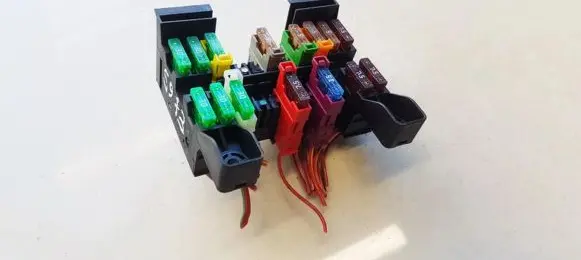 Mercedes-Benz E W211 Fuse box set 2115450301