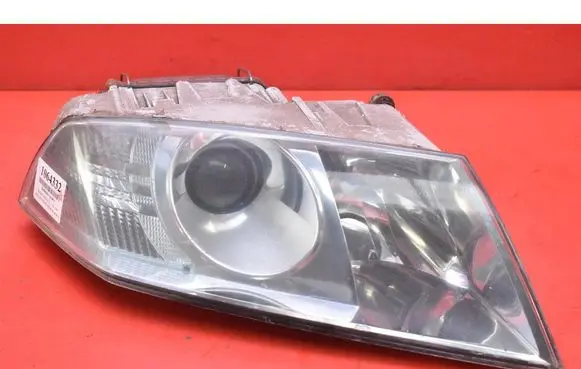 Skoda Octavia Mk2 (1Z) Headlight/headlamp 
