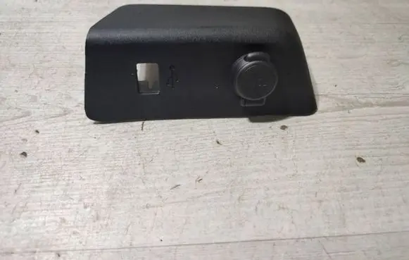 Opel Corsa F 12 V Socket (front) 9830788880