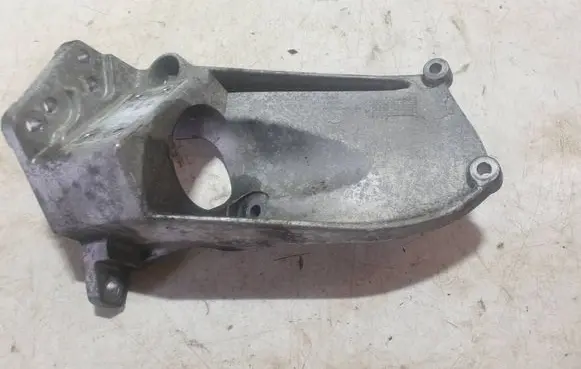 Volvo XC60 Holder (bracket) 31570633
