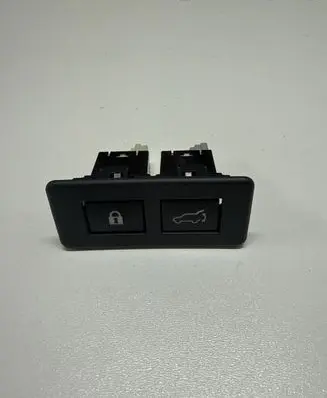 Subaru Forester SK Tailgate/boot open switch button 