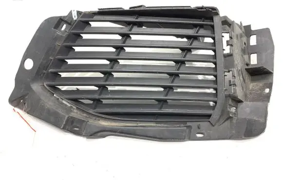 Peugeot 3008 II Front bumper lower grill