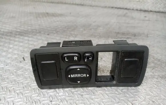 Toyota Avensis T250 Wing mirror switch 183575
