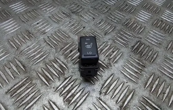 Nissan X-Trail T31 Seat heating switch