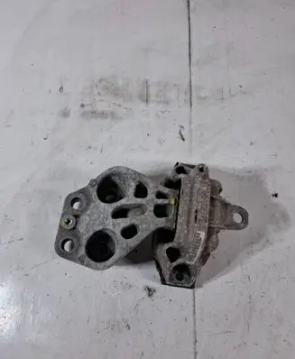 Gearbox mounting bracket