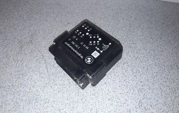 BMW 5 E34 Glow plug pre-heat relay 2241385